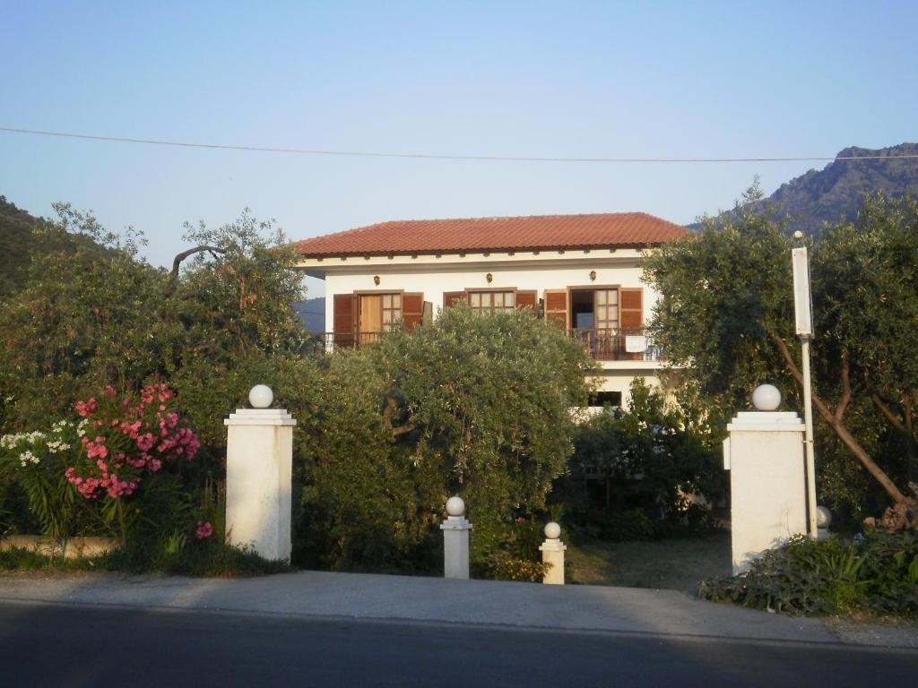 Villa Thomi Skala Rachoni  Extérieur photo